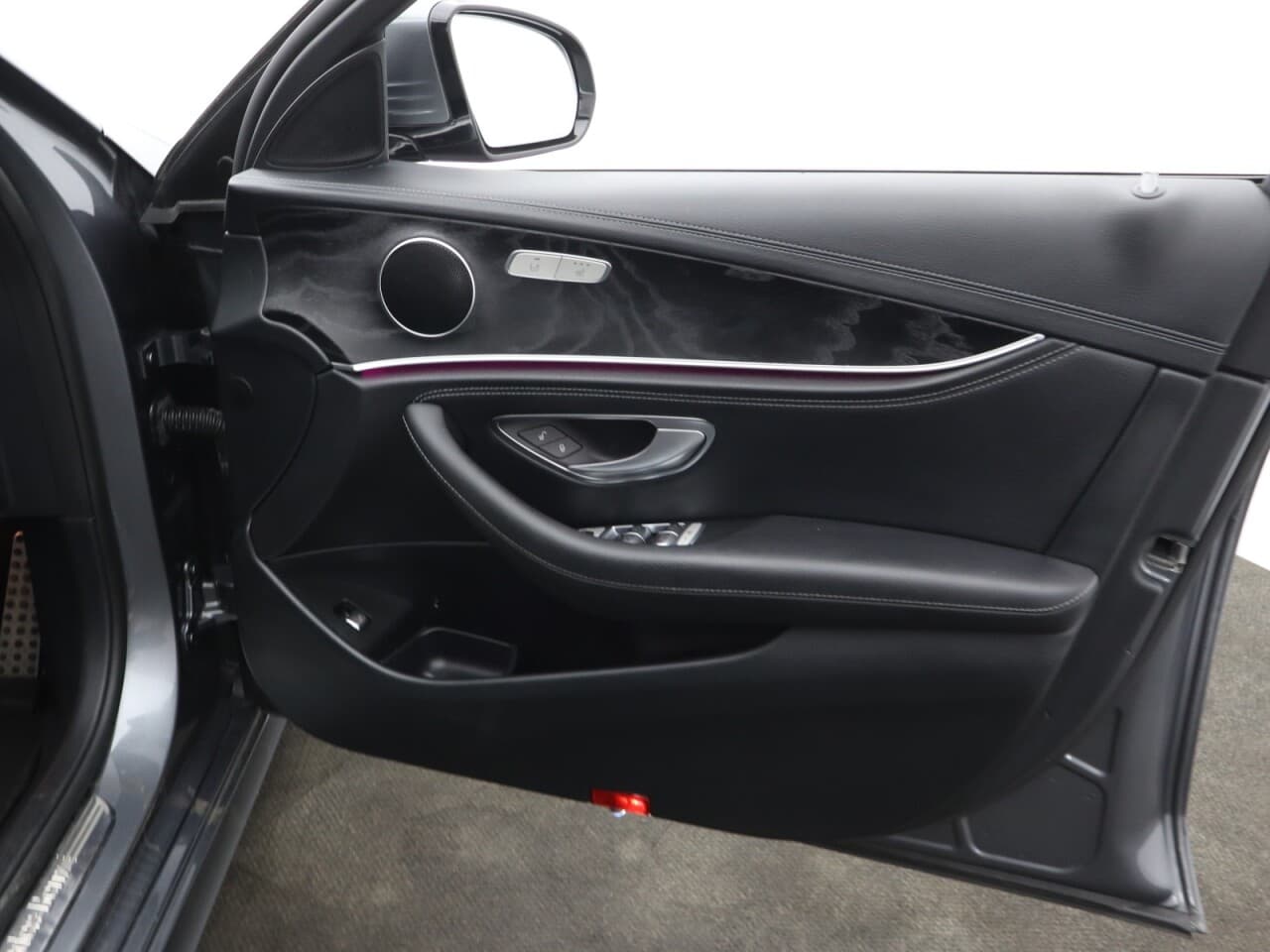 Mercedes-Benz E Class 2.0 E200d AMG Line — image 48