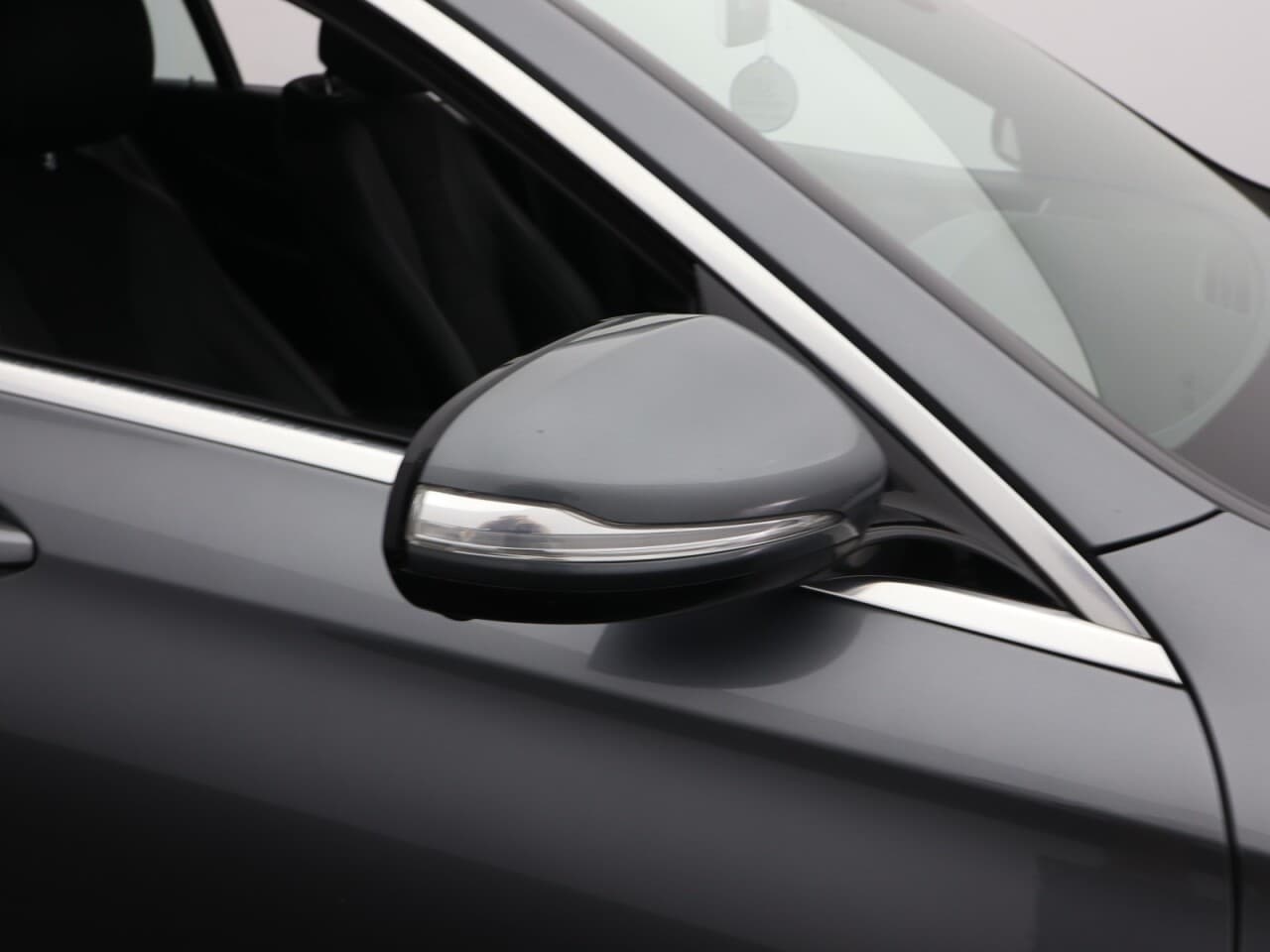 Mercedes-Benz E Class 2.0 E200d AMG Line — image 53