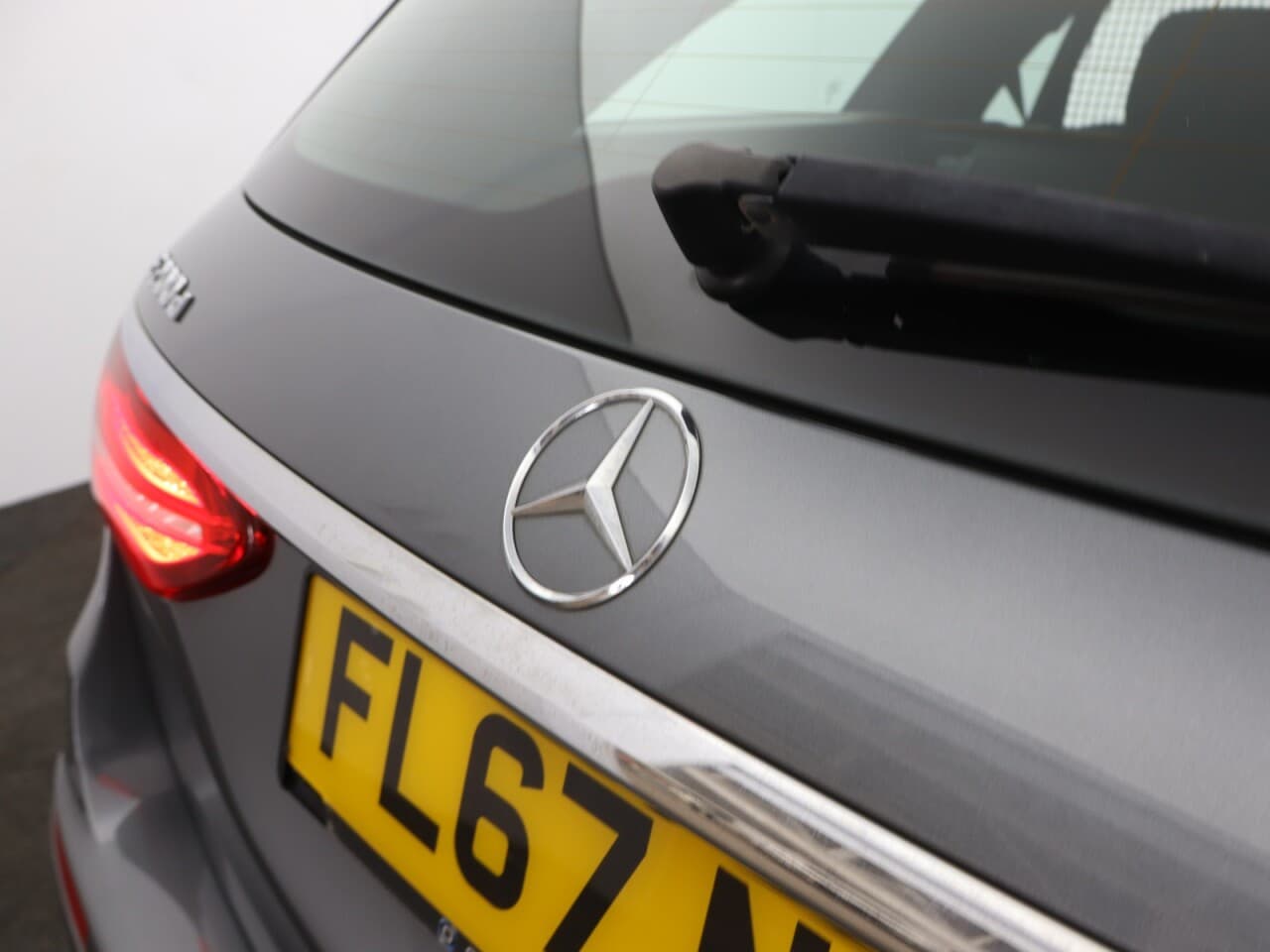 Mercedes-Benz E Class 2.0 E200d AMG Line — image 58