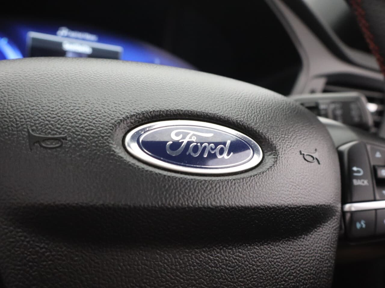 Ford Kuga 1.5 EcoBlue ST-Line X Edition — image 23