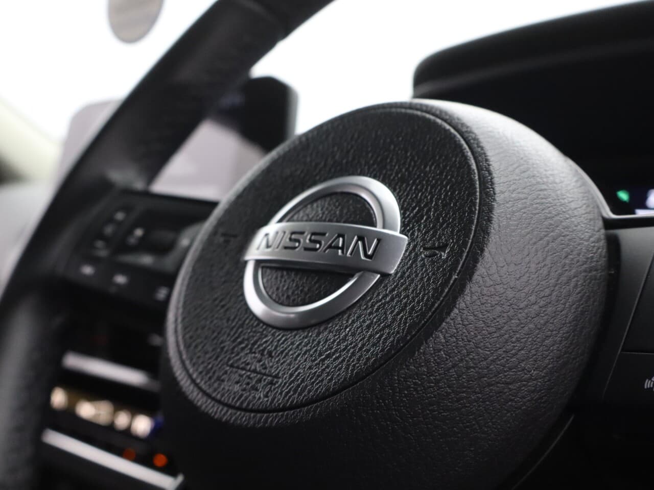 Nissan Qashqai 1.3 DIG-T MHEV N-Connecta — image 17