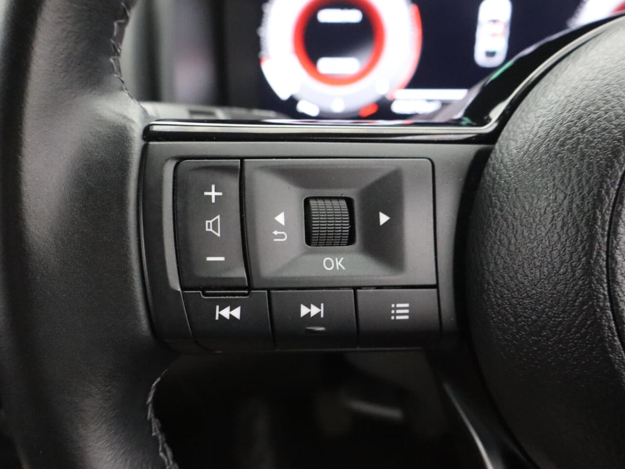 Nissan Qashqai 1.3 DIG-T MHEV N-Connecta — image 18