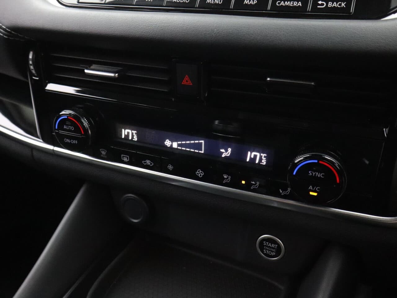 Nissan Qashqai 1.3 DIG-T MHEV N-Connecta — image 30