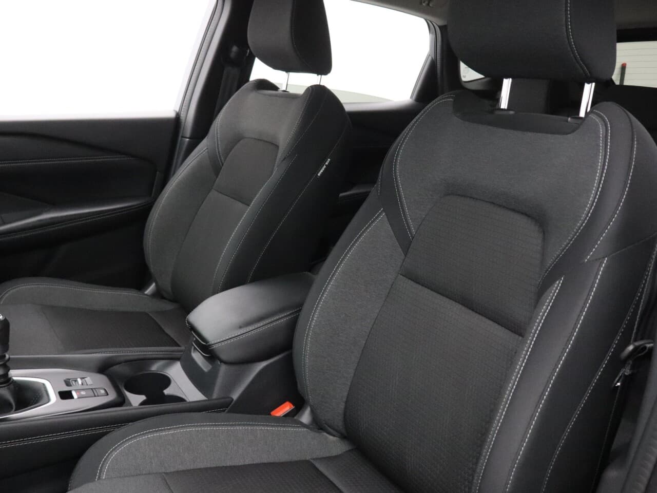 Nissan Qashqai 1.3 DIG-T MHEV N-Connecta — image 39