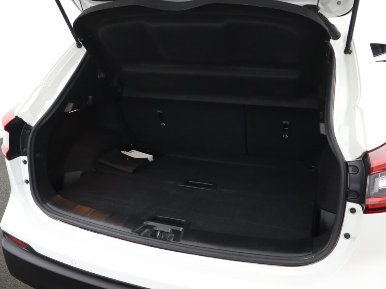 Nissan Qashqai 1.3 DIG-T Tekna+ — image 42