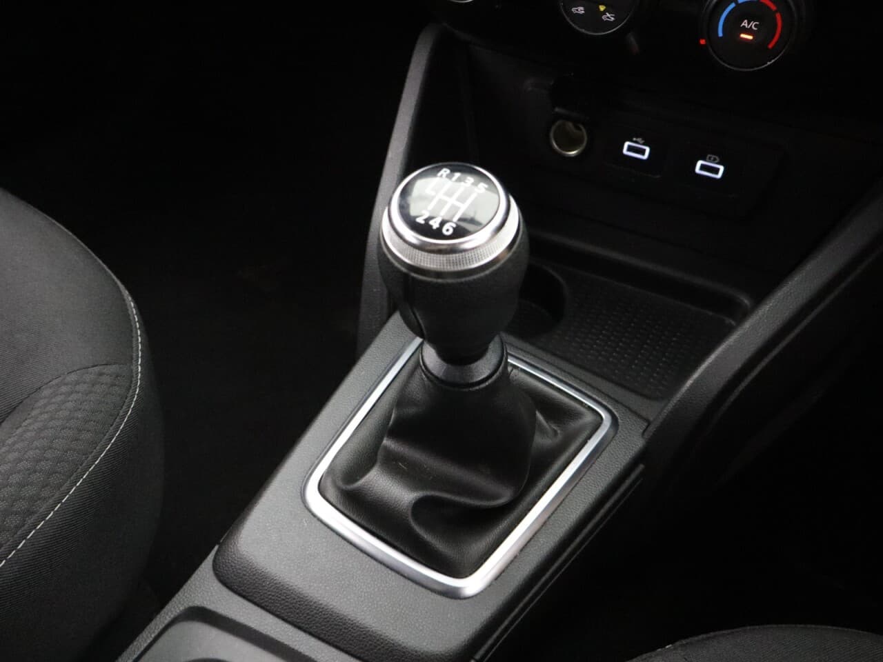 Dacia Duster 1.0 TCe Comfort — image 23