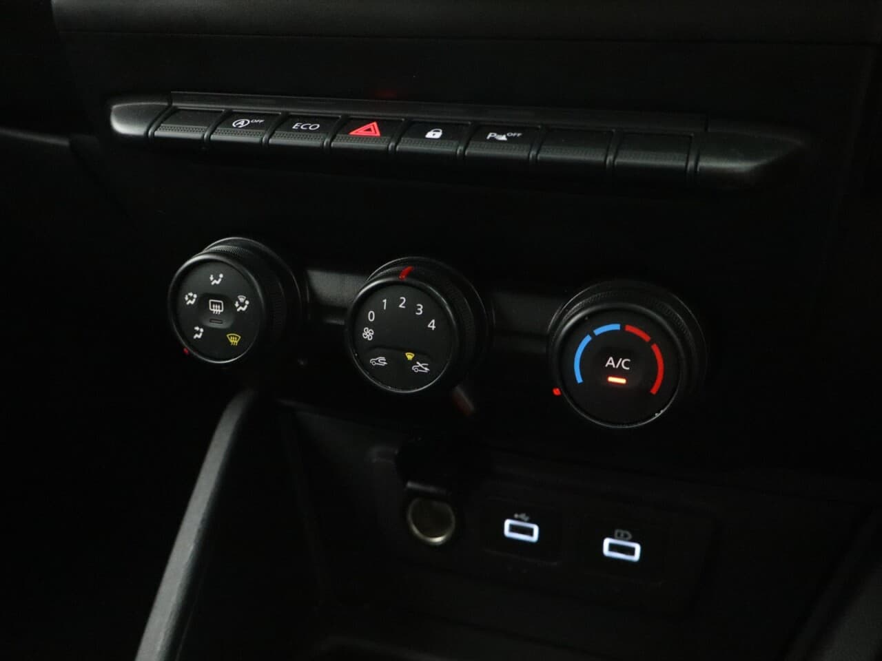 Dacia Duster 1.0 TCe Comfort — image 28