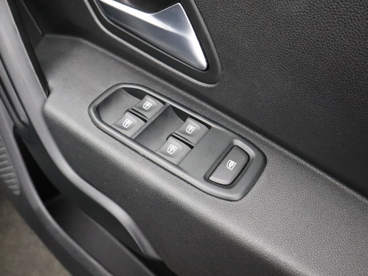 Dacia Duster 1.0 TCe Comfort — image 43