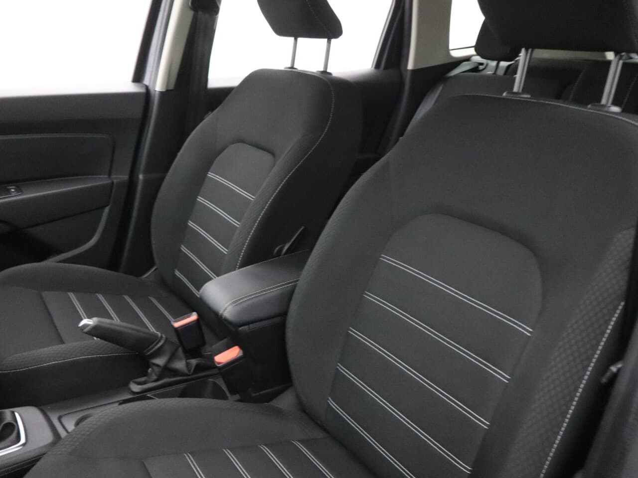 Dacia Duster 1.0 TCe Comfort — image 38