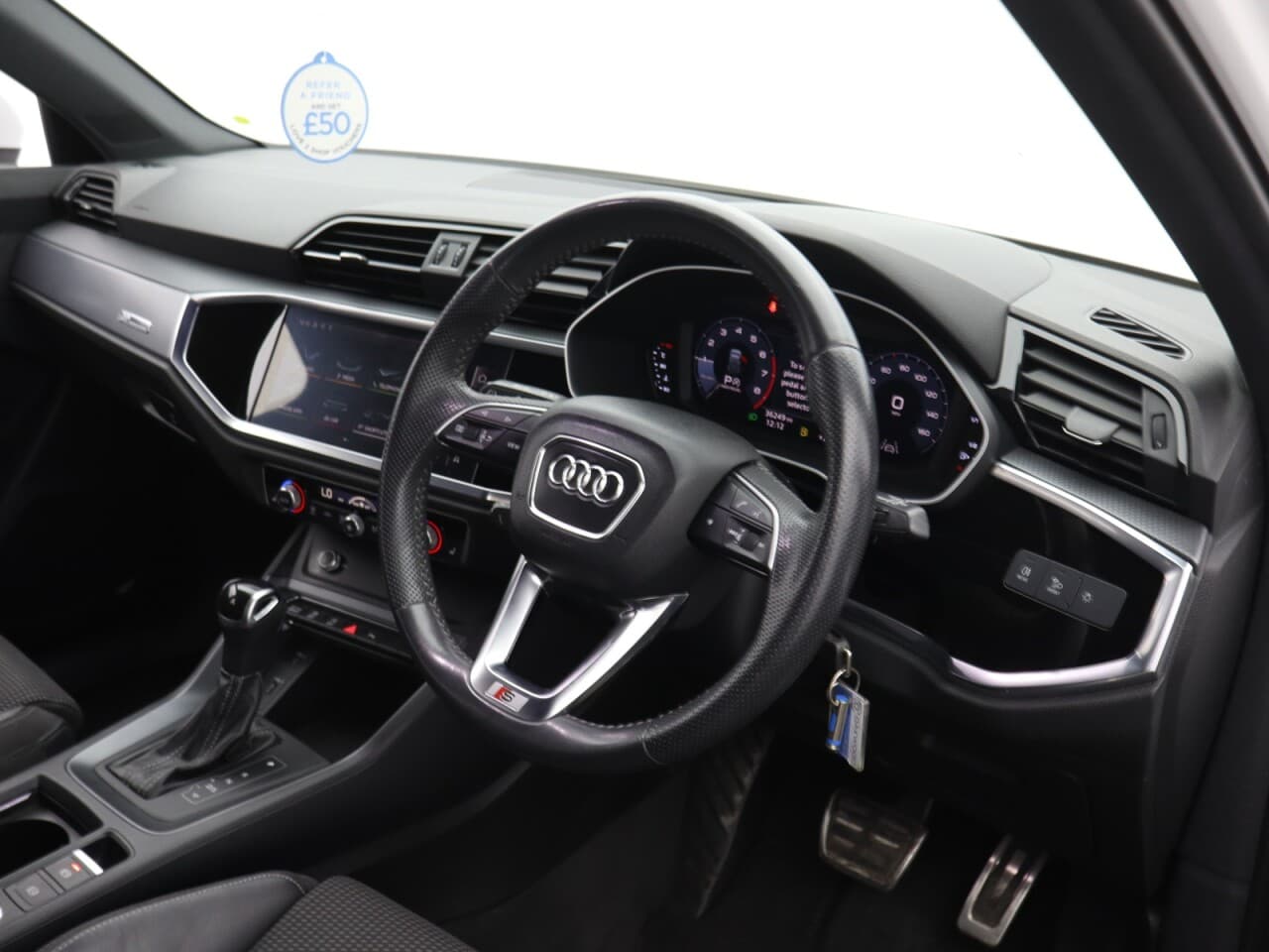 Audi Q3 1.5 TFSI CoD 35 S line — image 13