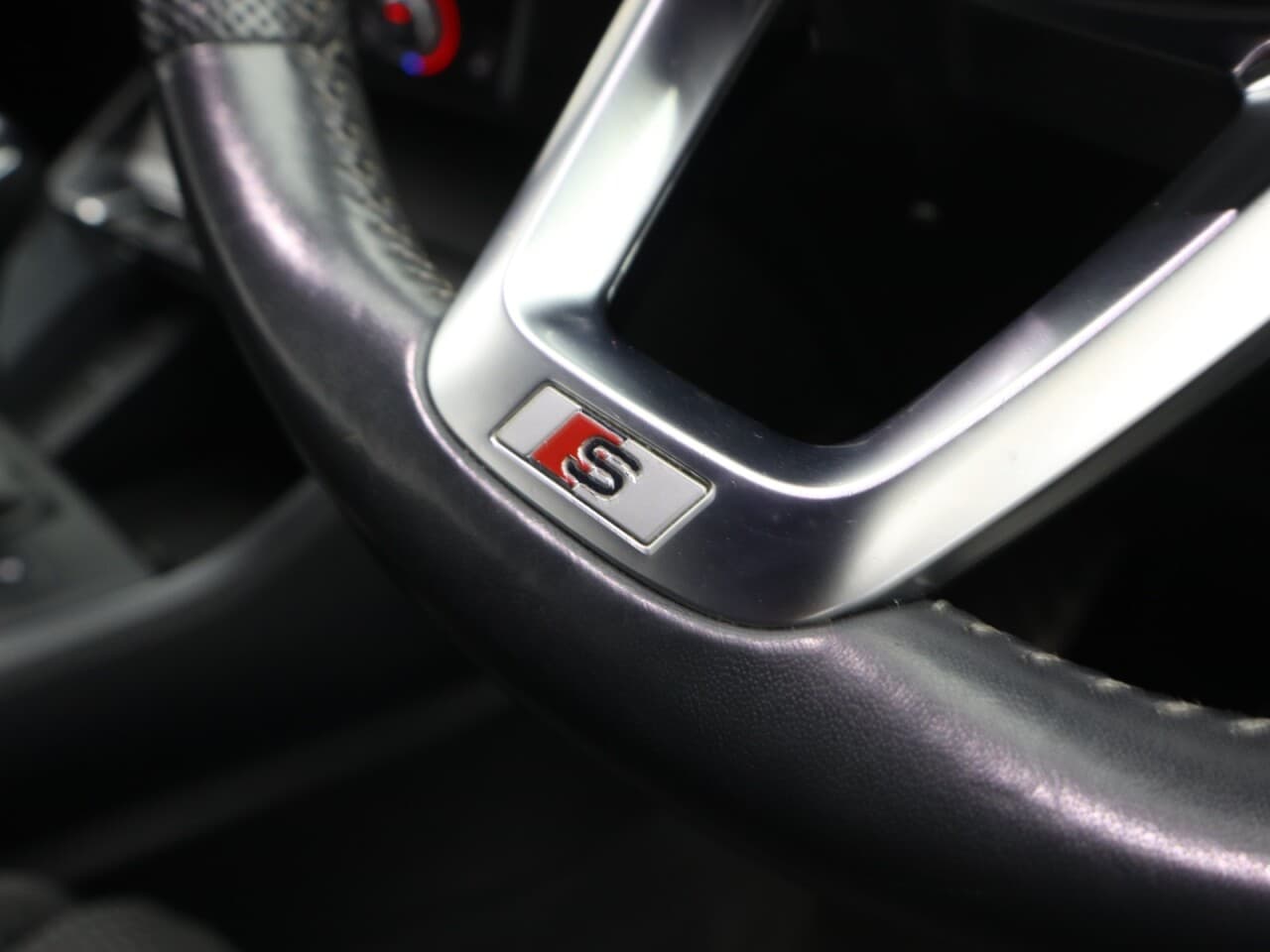 Audi Q3 1.5 TFSI CoD 35 S line — image 17