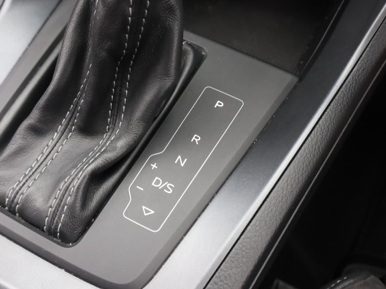 Audi Q3 1.5 TFSI CoD 35 S line — image 26