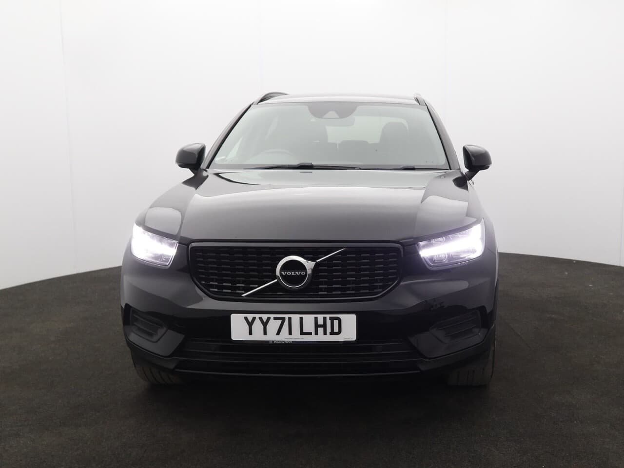 Volvo XC40 2.0 B4 MHEV R-Design — image 4