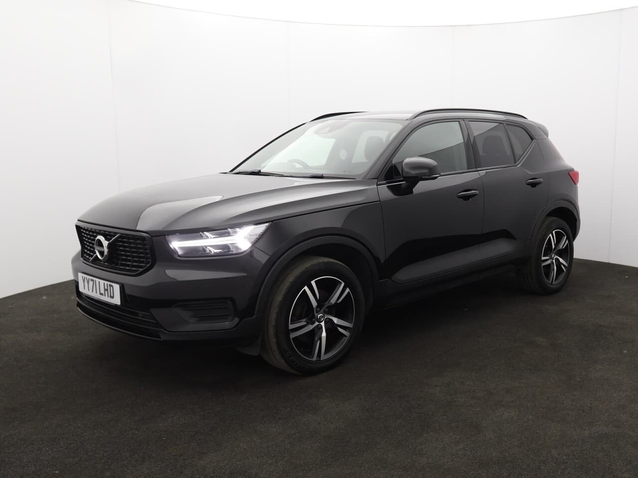 Volvo XC40 2.0 B4 MHEV R-Design — image 5