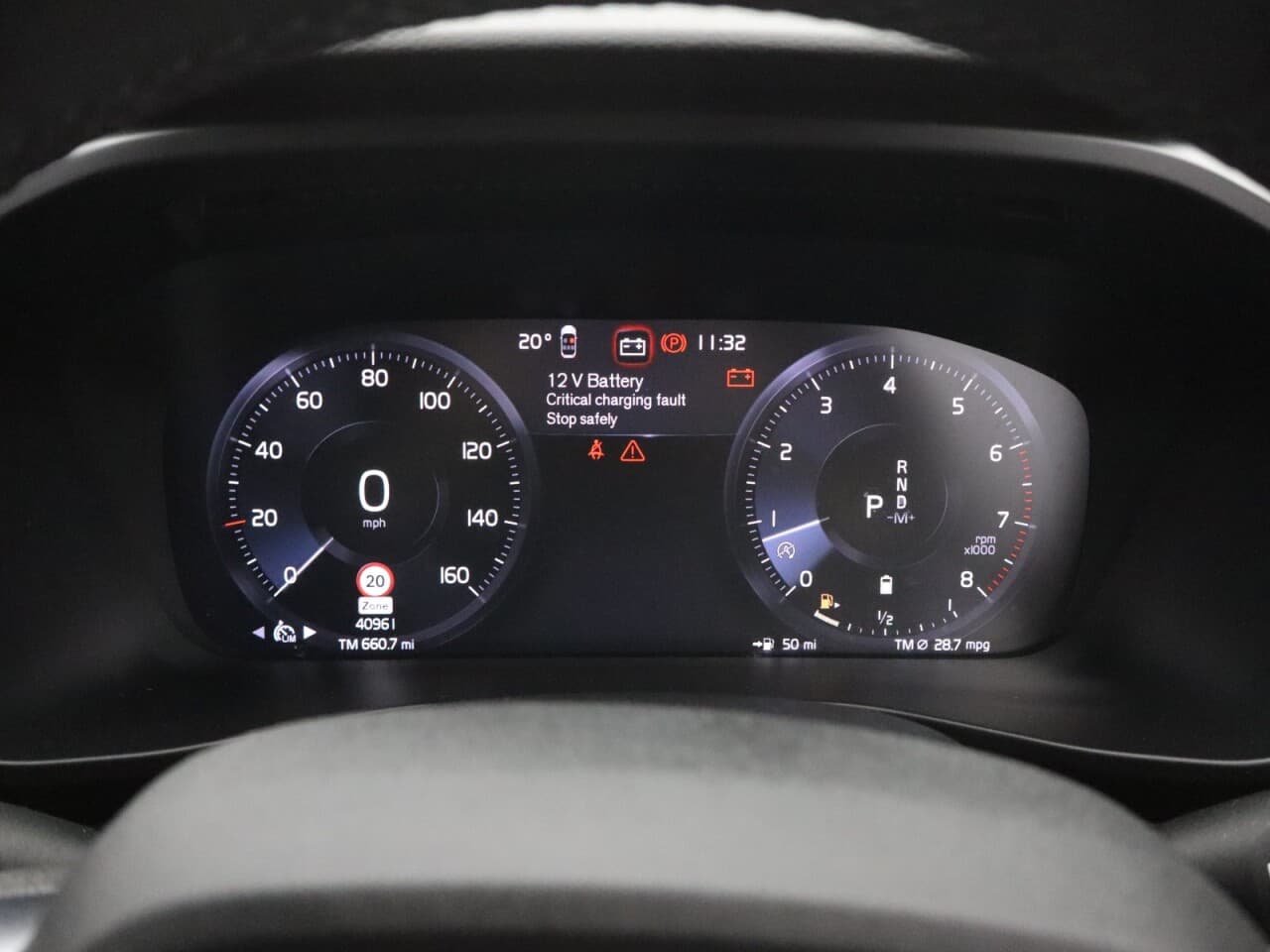 Volvo XC40 2.0 B4 MHEV R-Design — image 21