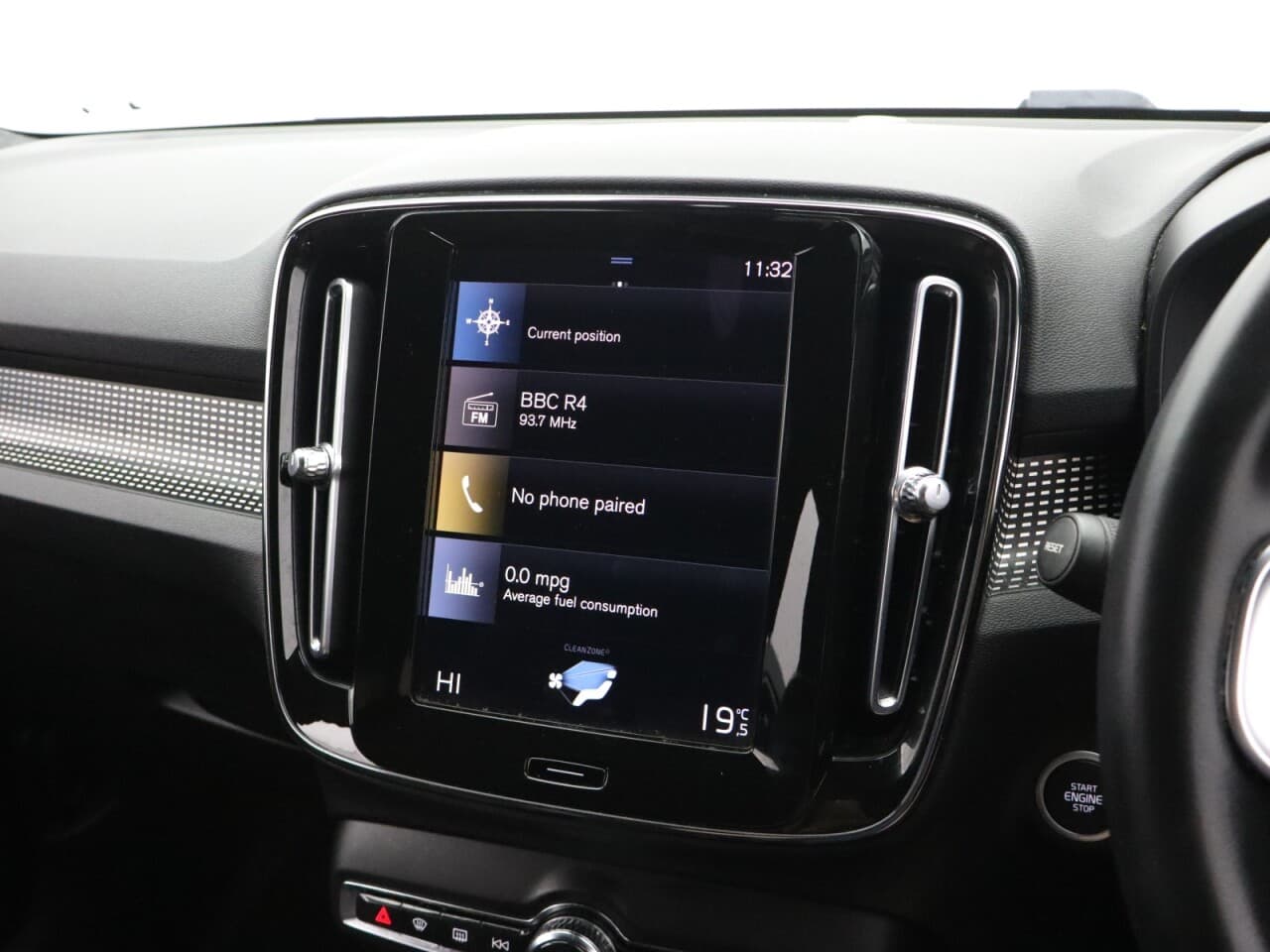 Volvo XC40 2.0 B4 MHEV R-Design — image 22