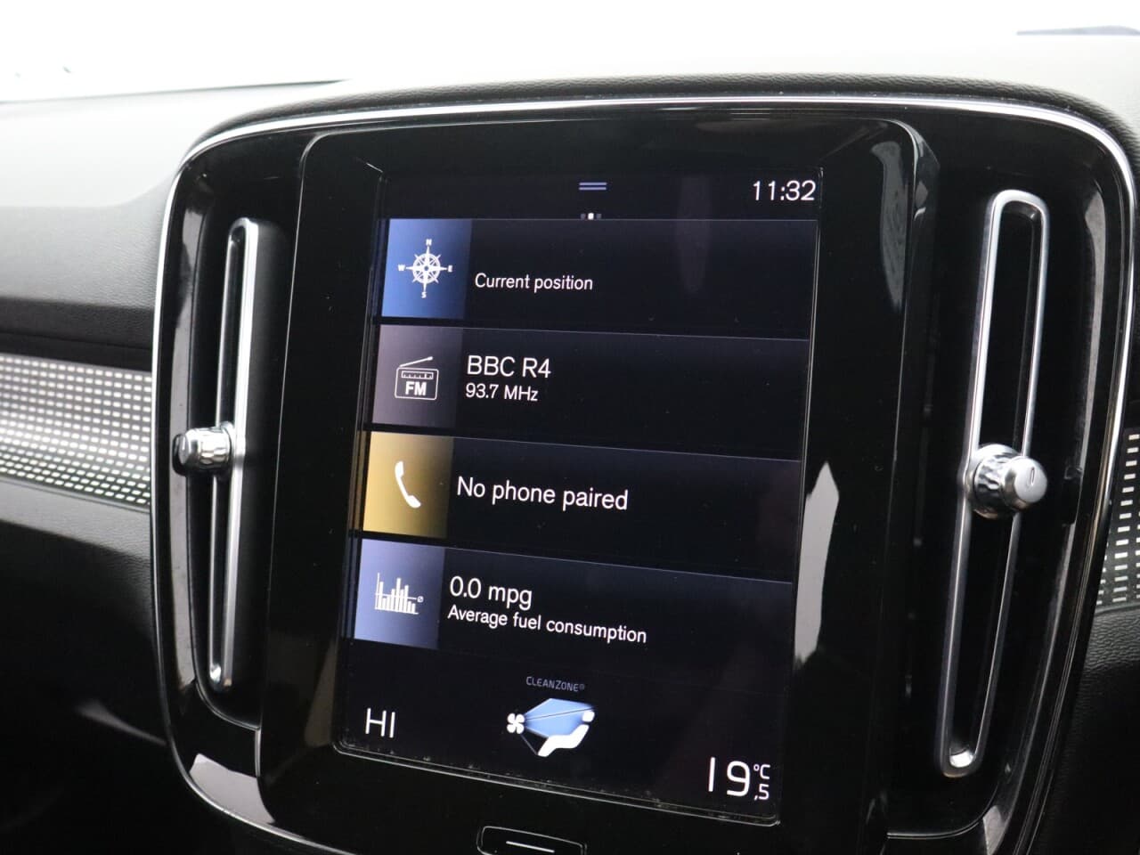 Volvo XC40 2.0 B4 MHEV R-Design — image 30