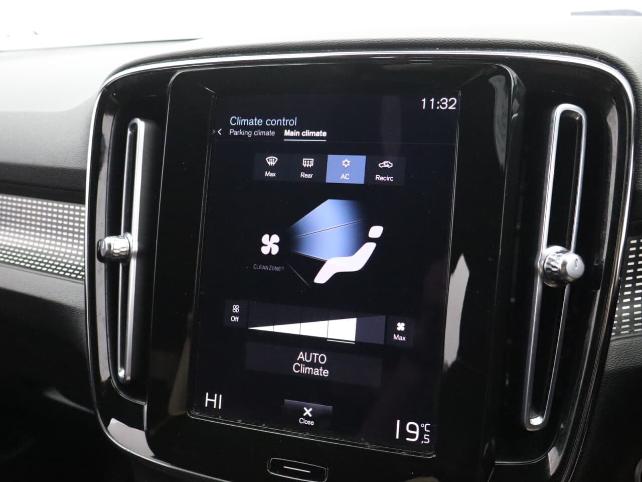 Volvo XC40 2.0 B4 MHEV R-Design — image 31