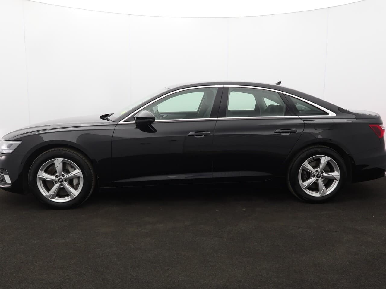 Audi A6 Saloon 2.0 TFSIe 50 Sport — image 6