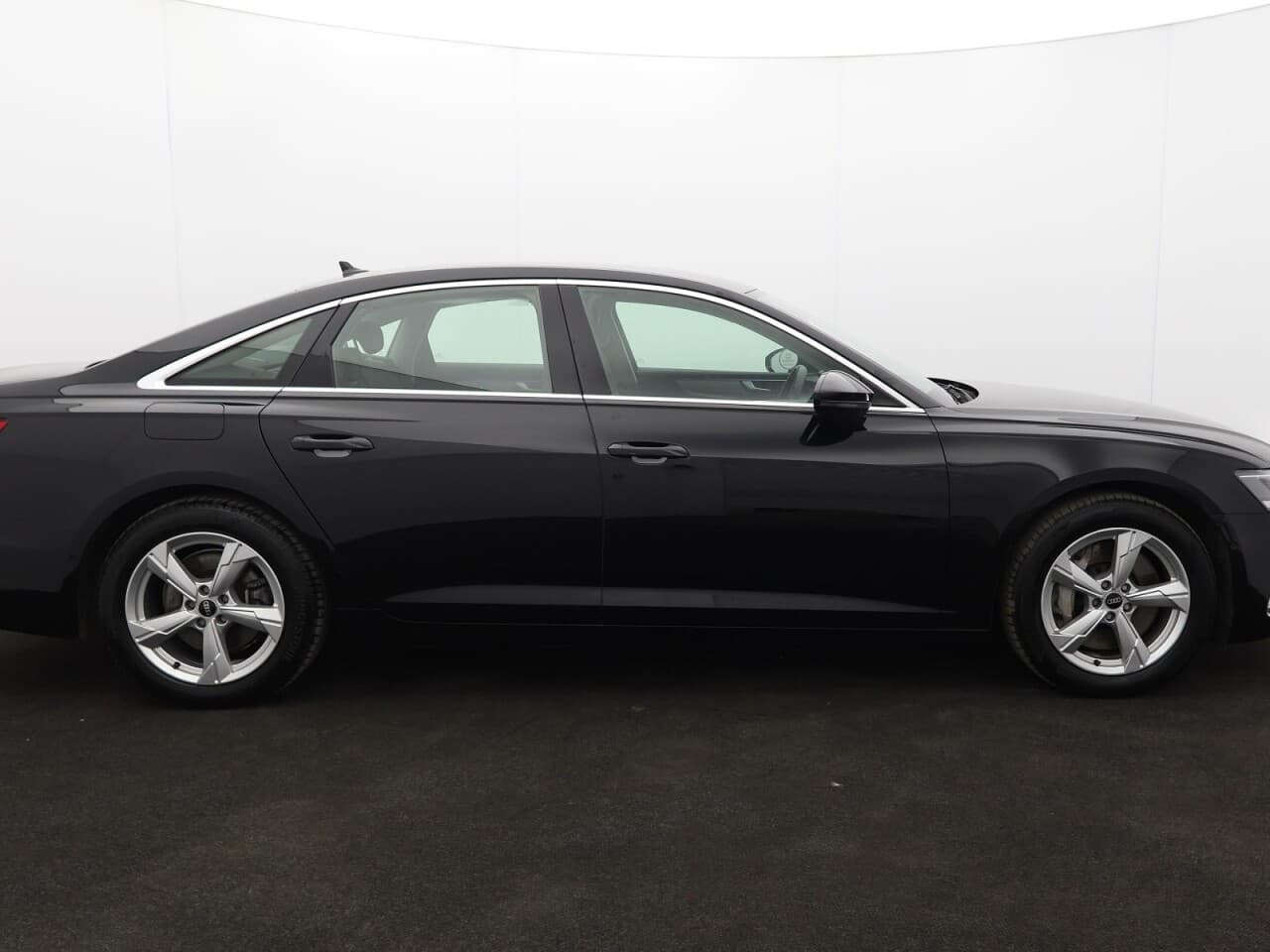 Audi A6 Saloon 2.0 TFSIe 50 Sport — image 11