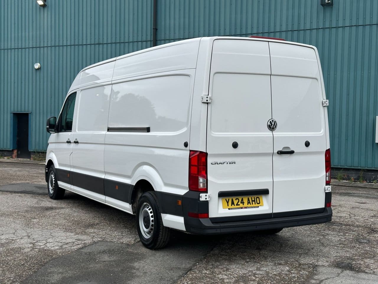 Volkswagen Crafter 2.0 TDI CR35 Commerce Plus — image 8