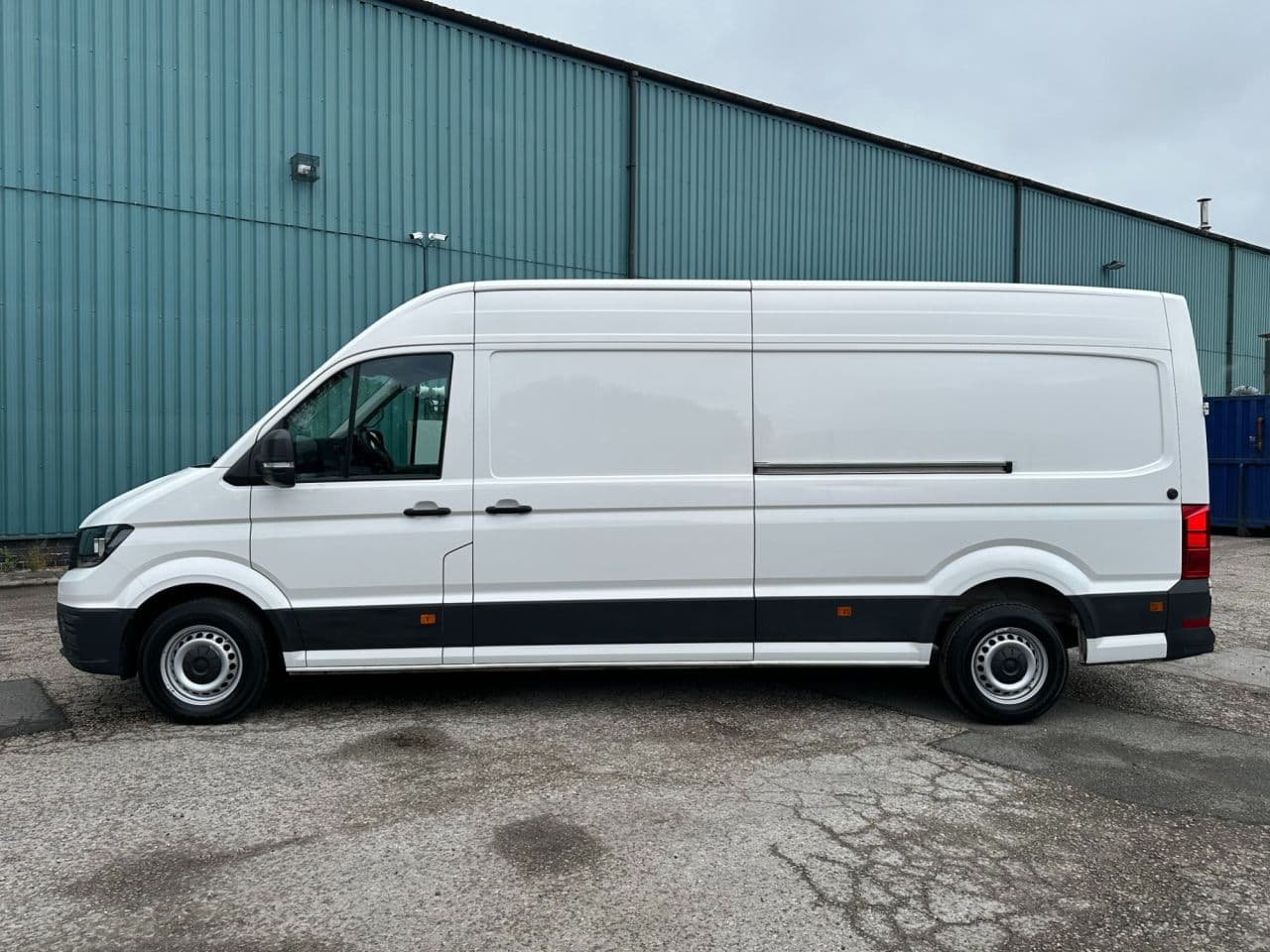 Volkswagen Crafter 2.0 TDI CR35 Commerce Plus — image 9