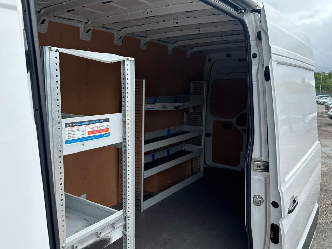Volkswagen Crafter 2.0 TDI CR35 Commerce Plus — image 26