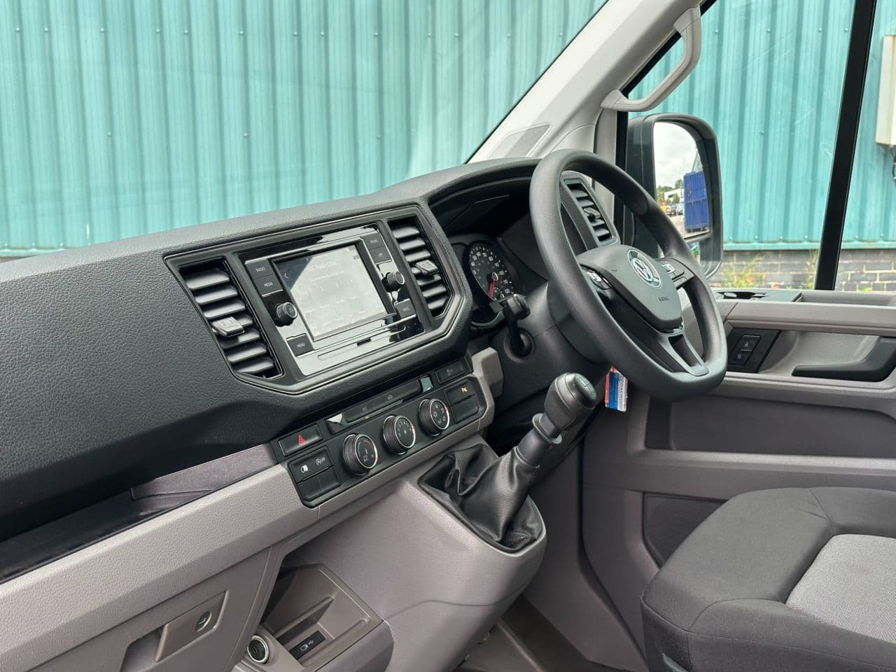 Volkswagen Crafter 2.0 TDI CR35 Commerce Plus — image 29