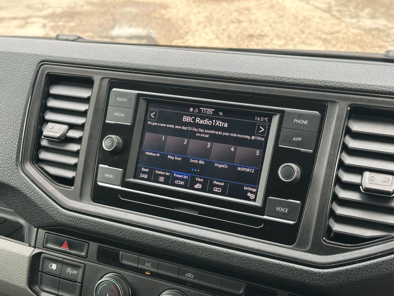 Volkswagen Crafter 2.0 TDI CR35 Commerce Plus — image 44