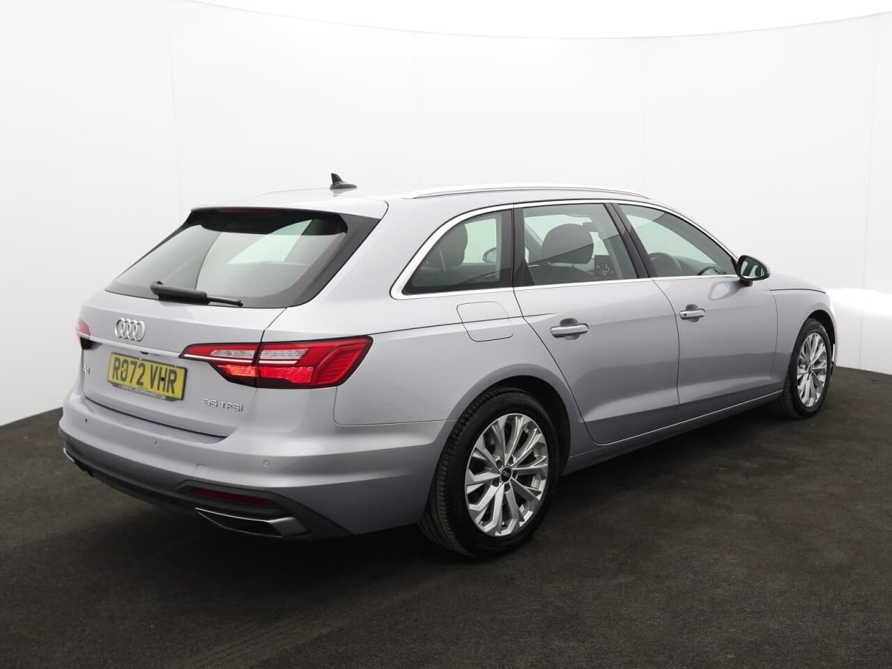Audi A4 Avant 2.0 TFSI 35 Technik — image 10