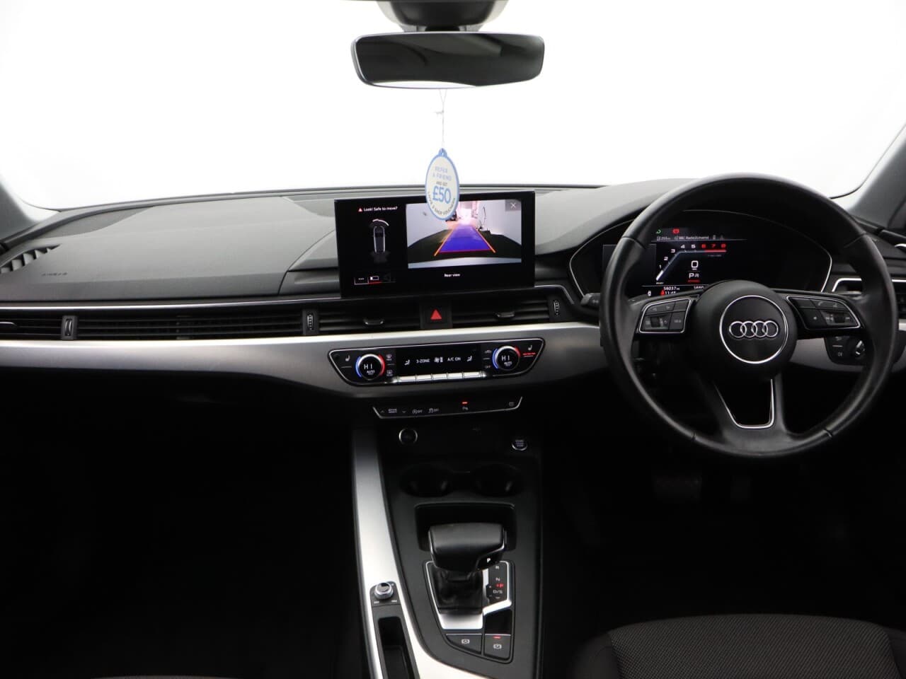 Audi A4 Avant 2.0 TFSI 35 Technik — image 12