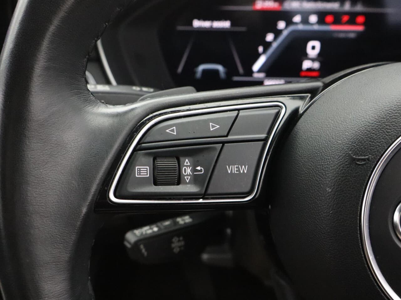 Audi A4 Avant 2.0 TFSI 35 Technik — image 17