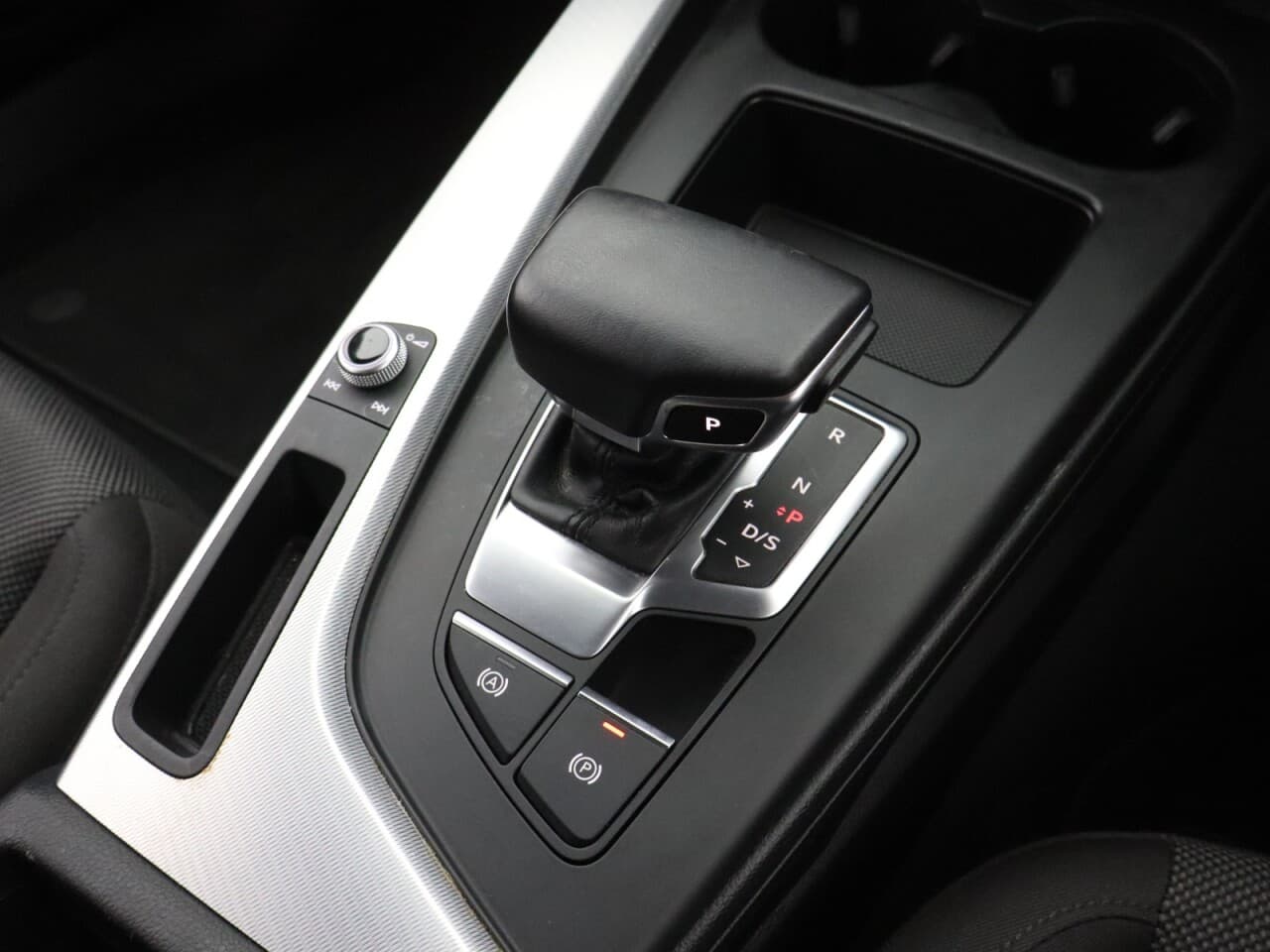 Audi A4 Avant 2.0 TFSI 35 Technik — image 22