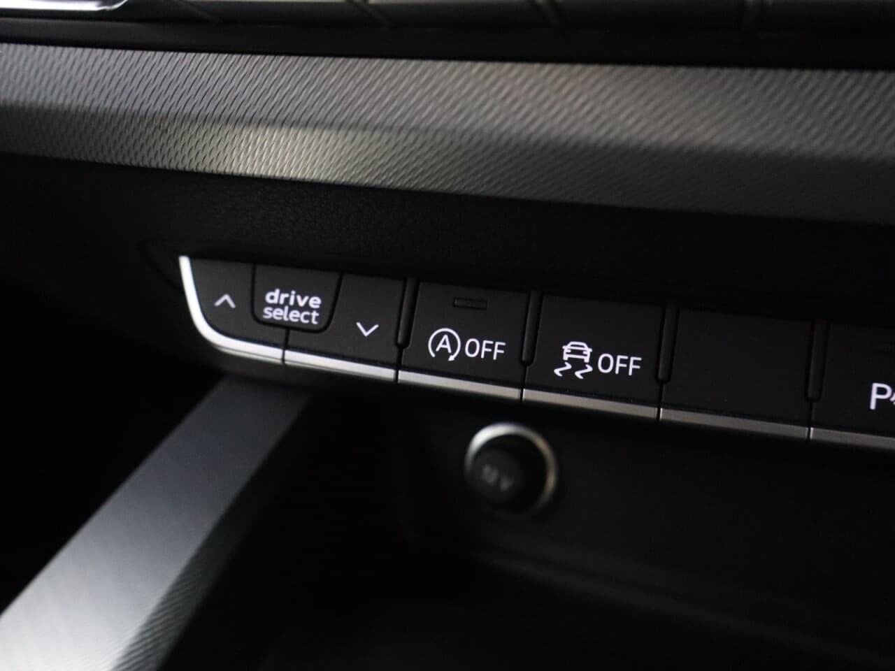 Audi A4 Avant 2.0 TFSI 35 Technik — image 29