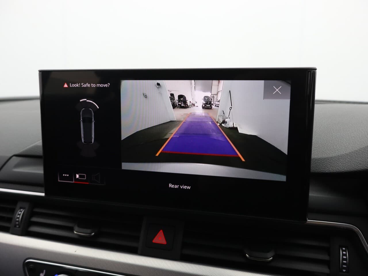 Audi A4 Avant 2.0 TFSI 35 Technik — image 32