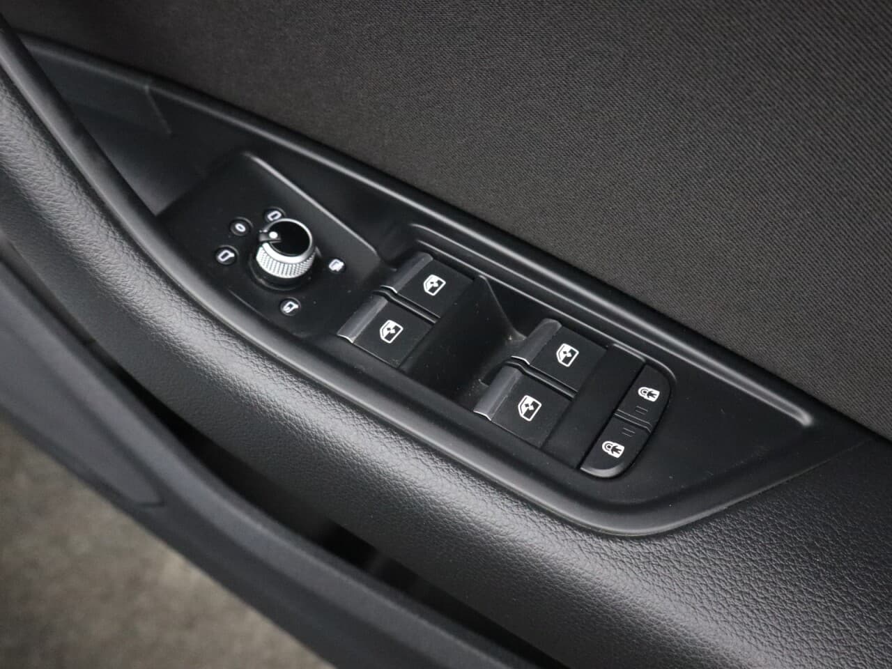 Audi A4 Avant 2.0 TFSI 35 Technik — image 45