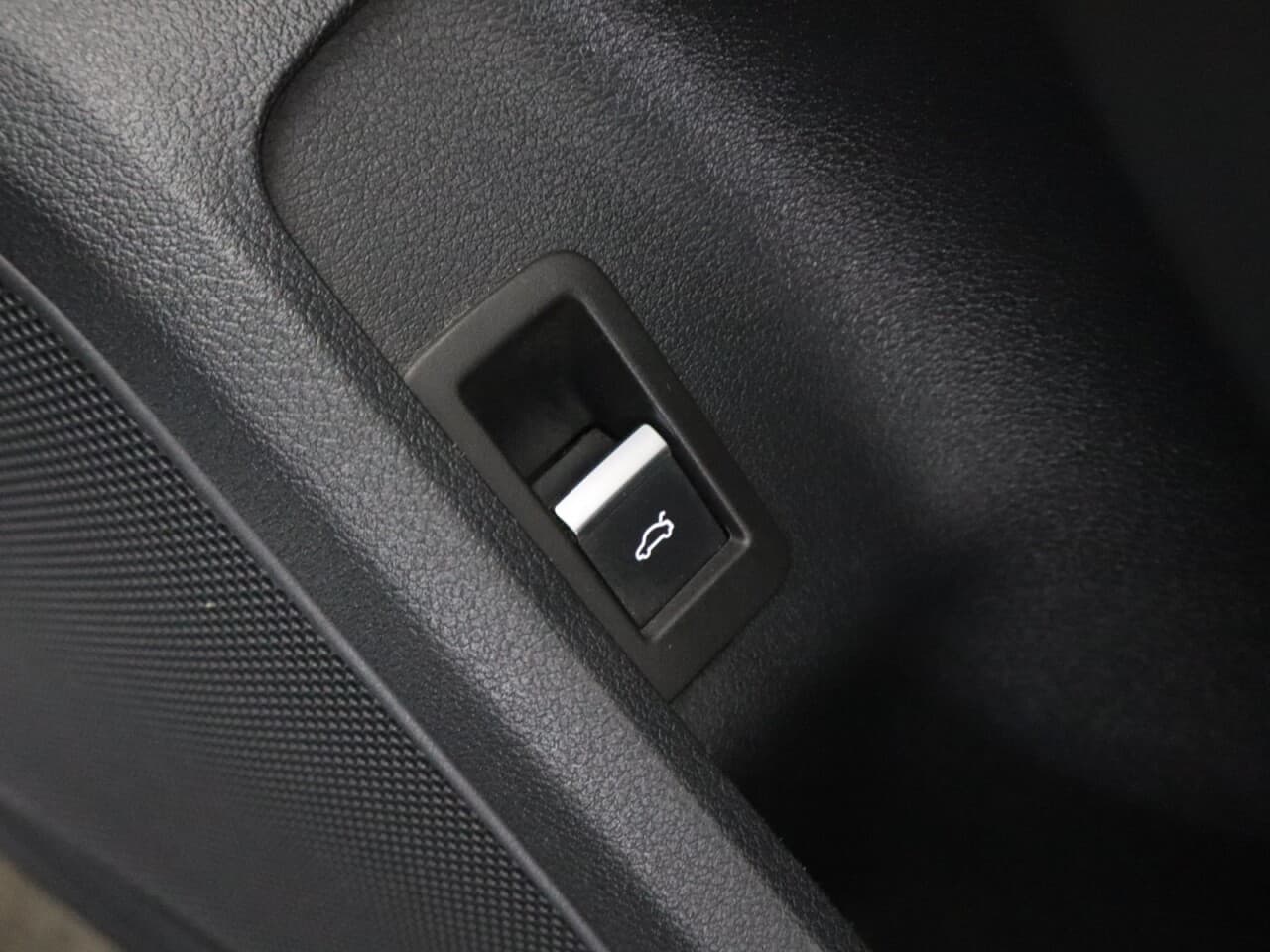 Audi A4 Avant 2.0 TFSI 35 Technik — image 47