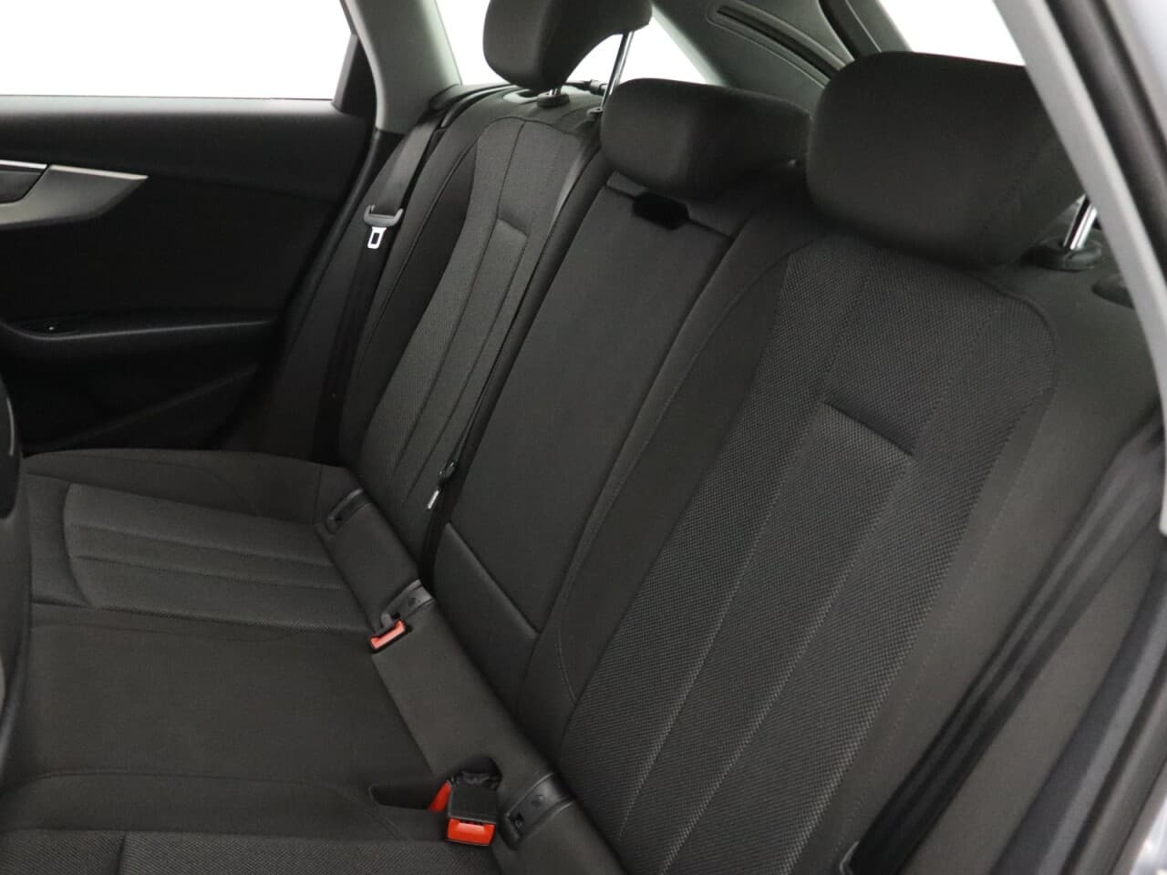 Audi A4 Avant 2.0 TFSI 35 Technik — image 41