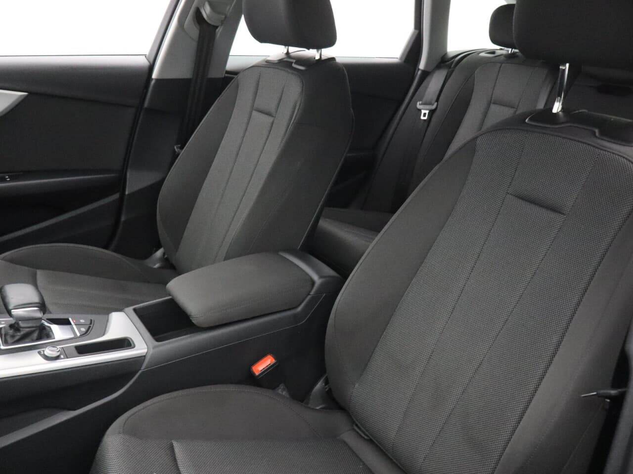 Audi A4 Avant 2.0 TFSI 35 Technik — image 39