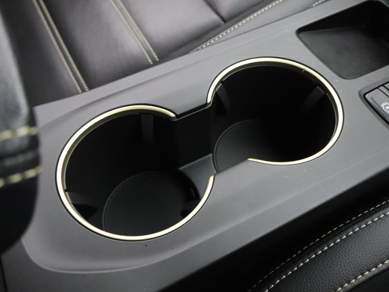 Renault Arkana 1.6 E-TECH E-Tech engineered — image 23