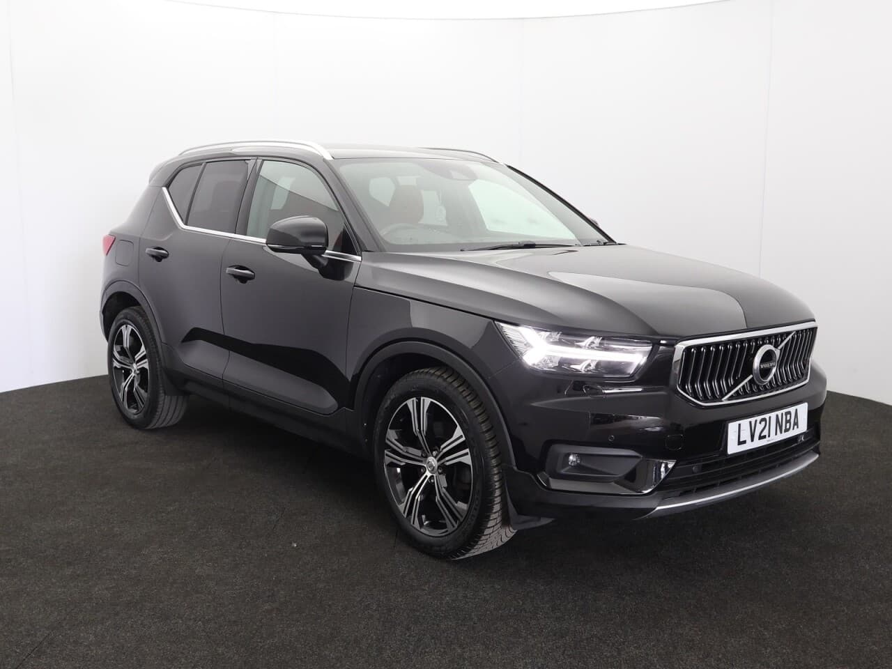 Volvo XC40 2.0 B4 MHEV Inscription Pro view 1