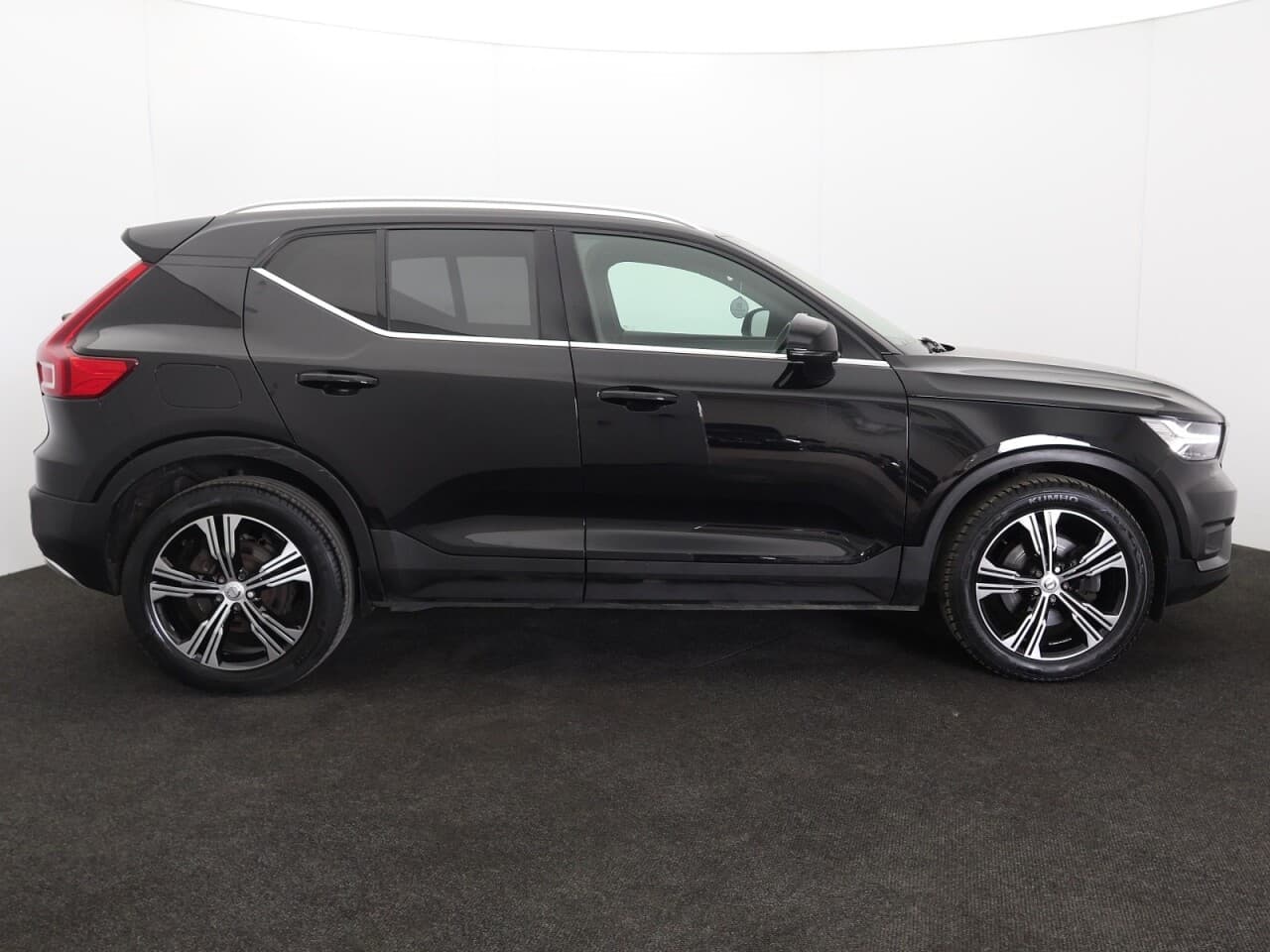 Volvo XC40 2.0 B4 MHEV Inscription Pro — image 11