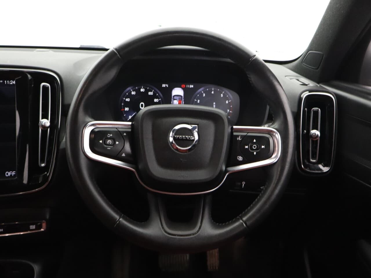 Volvo XC40 2.0 B4 MHEV Inscription Pro — image 16