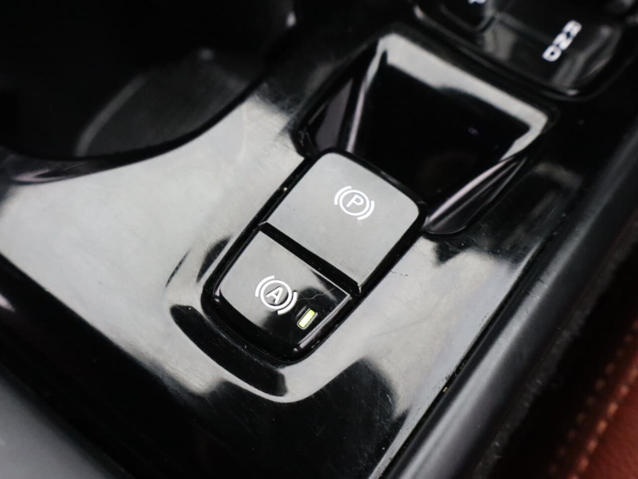 Volvo XC40 2.0 B4 MHEV Inscription Pro — image 26