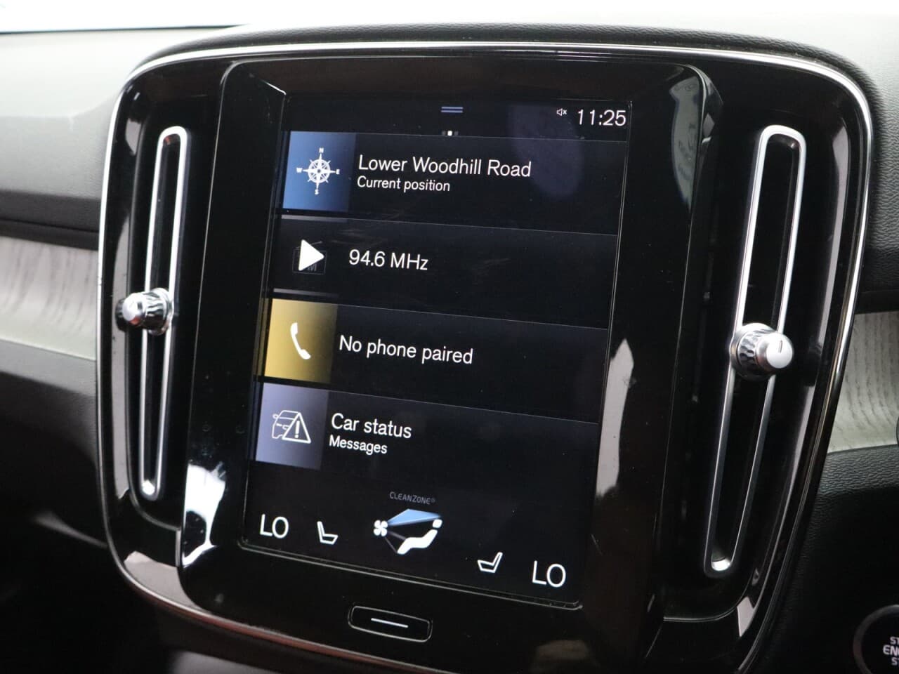 Volvo XC40 2.0 B4 MHEV Inscription Pro — image 30