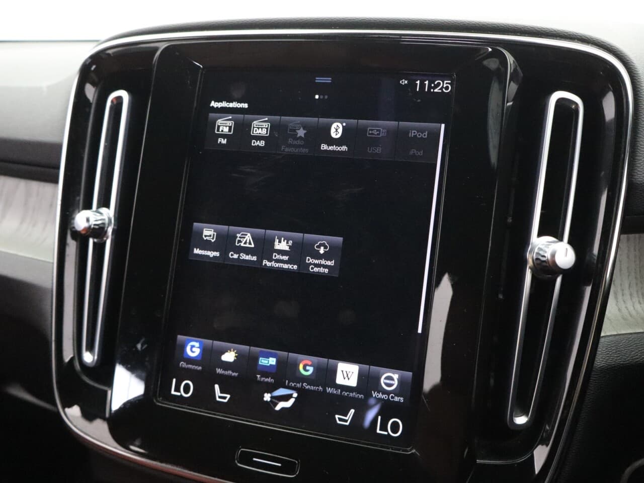 Volvo XC40 2.0 B4 MHEV Inscription Pro — image 36