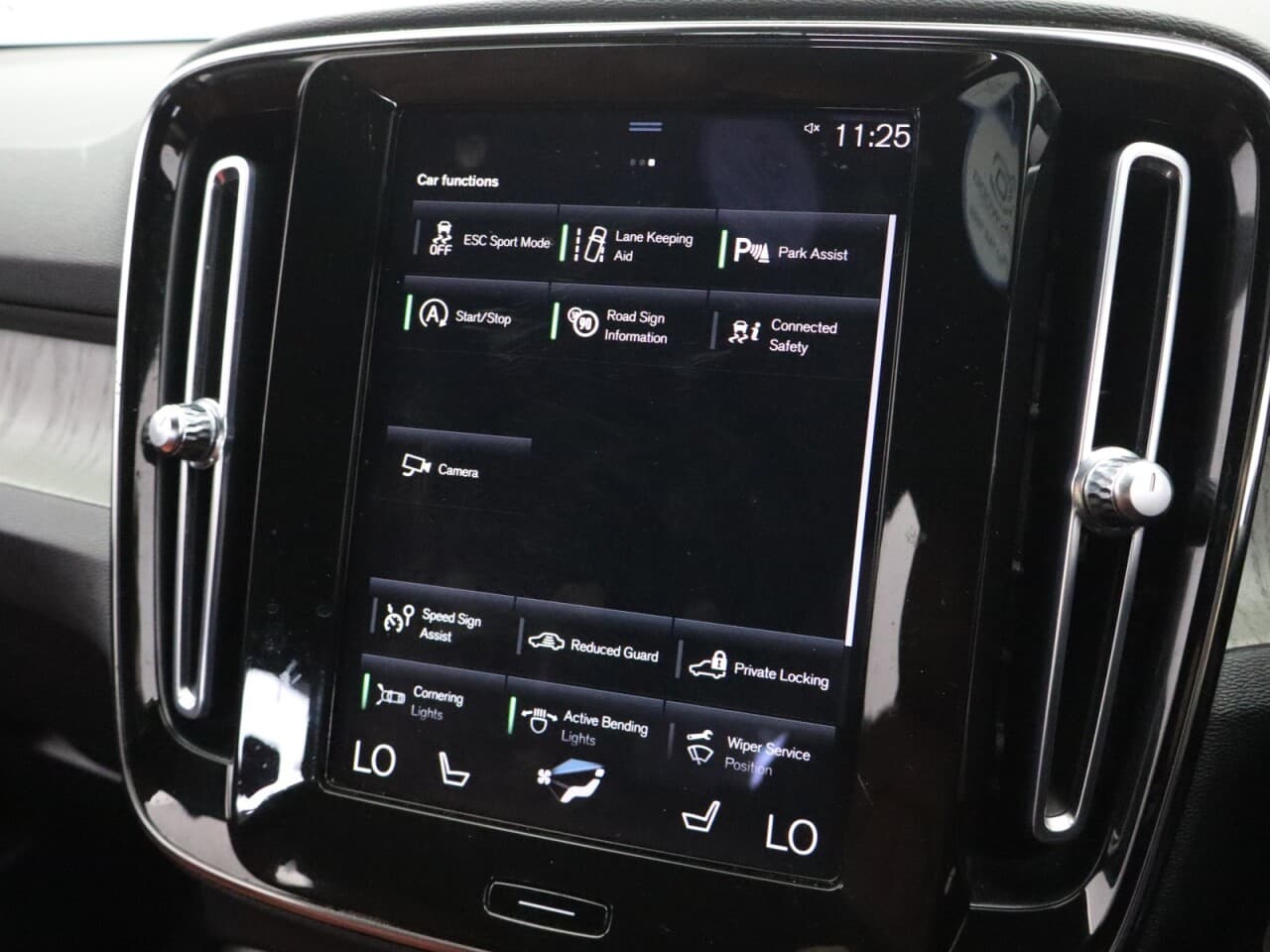Volvo XC40 2.0 B4 MHEV Inscription Pro — image 37
