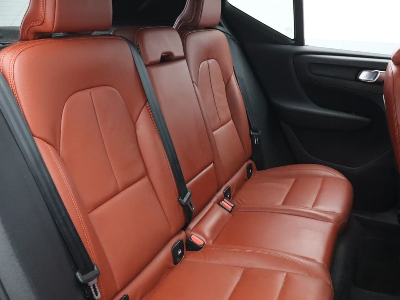 Volvo XC40 2.0 B4 MHEV Inscription Pro — image 43