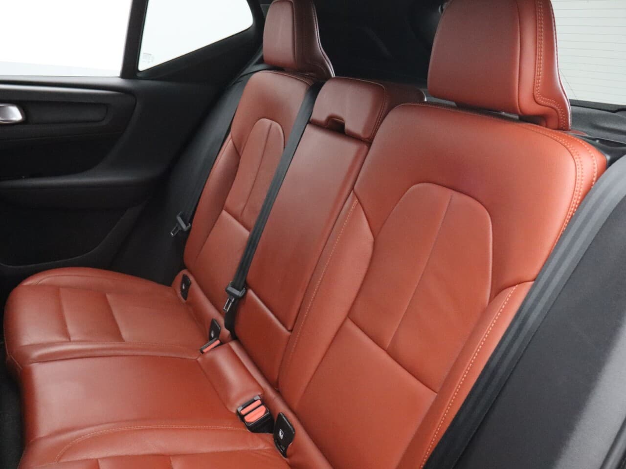 Volvo XC40 2.0 B4 MHEV Inscription Pro — image 44