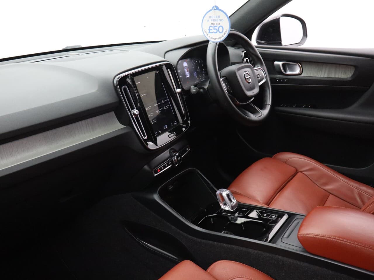 Volvo XC40 2.0 B4 MHEV Inscription Pro — image 41